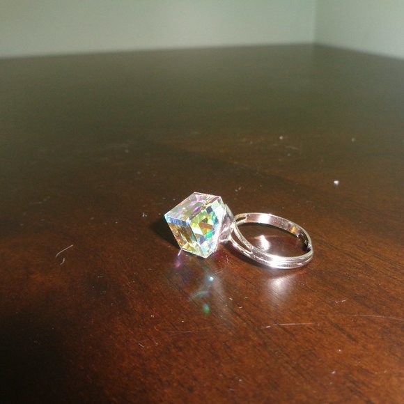 Faux Crystal cube ring- costume jewelry - Picture 5 of 10
